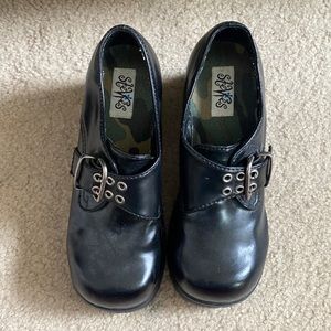 Stevie’s platform shoes. Size:5